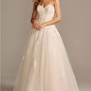 Davids Bridal Wedding Dress Embroidered Lace Applique Ball Gown Ivory